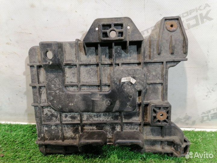 Площадка под аккумулятор Kia Rio седан 2014