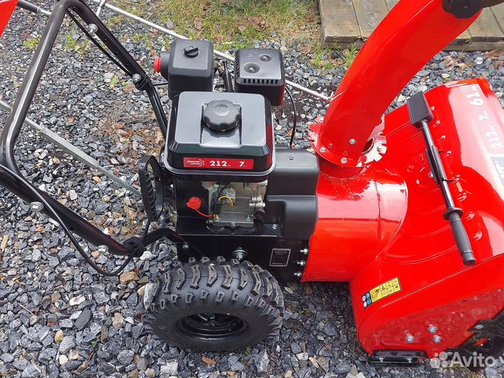 Продам снегоуборщик