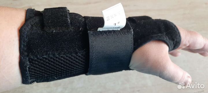 Бандаж на лучезапястный сустав