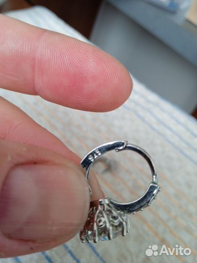 Серьги с кристаллами в виде сердца
