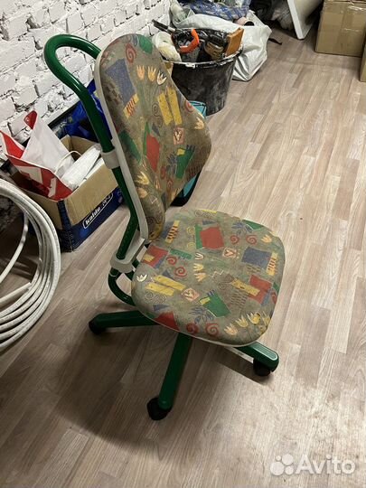 Детский растущий стул для парты сильно Б/У