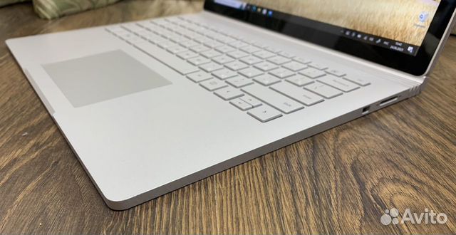 Microsoft surface Laptop 13.5