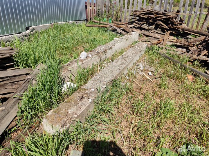 Отдам бетонные столбы