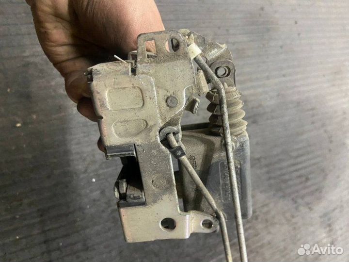 Замок боковой двери задний левый Renault Logan LS0