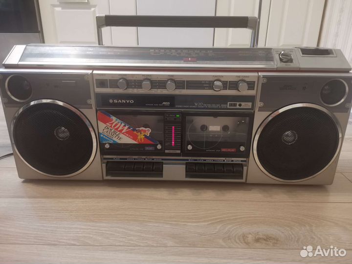 Кассетный магнитофон sanyo