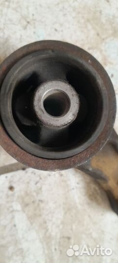 Продам крепление редуктора