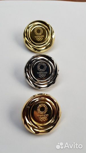 Tokyo2020 знак-медаль комплект из 3 штук