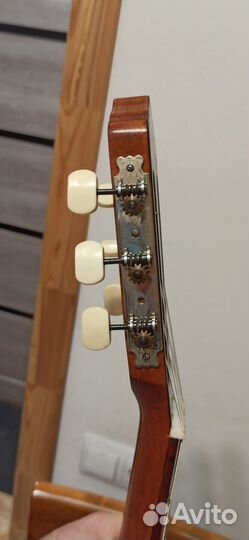 Классическая гитара Kremona