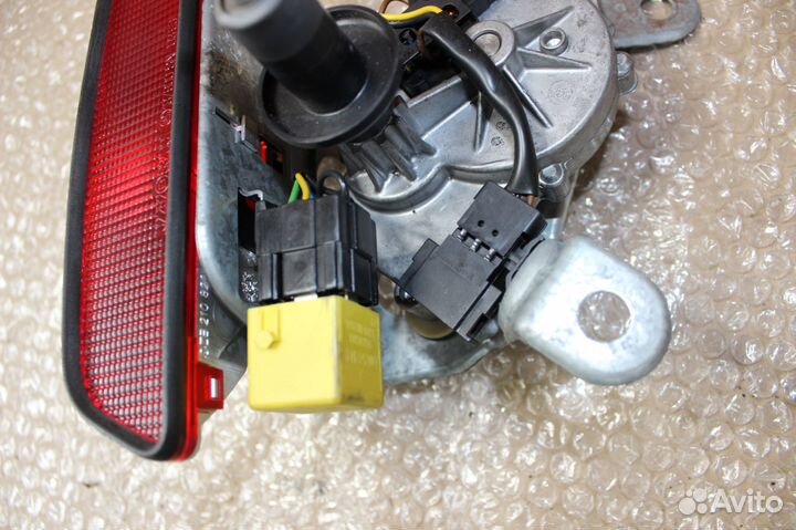 Задний стеклоочиститель Mercedes E-Class S210