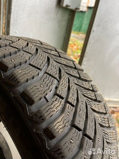 Michelin X-Ice North 4 215/55 R16