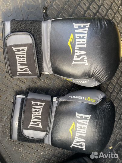 Боксерские перчатки 14 oz everlast бу