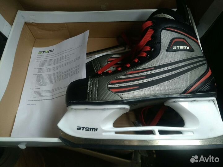 Коньки хоккейные