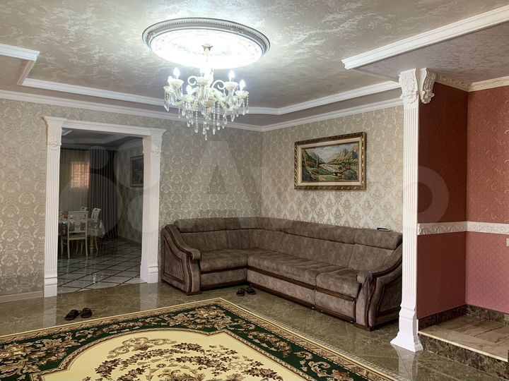 Дом 370 м² на участке 6 сот.