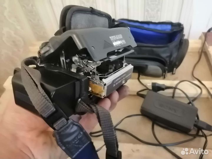 Цифровая видеокамера sony
