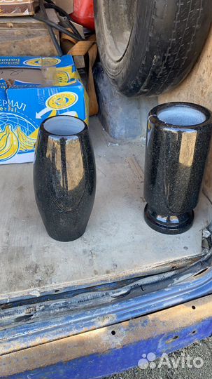 Вазы из гранита