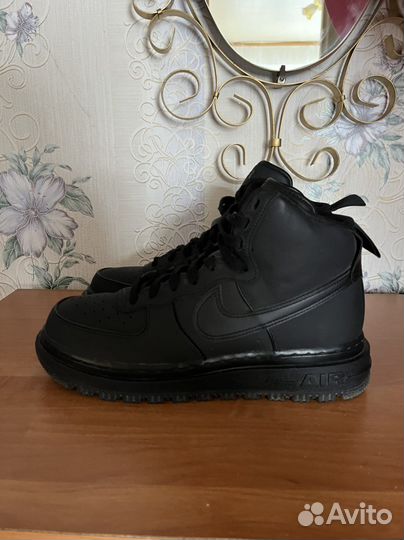Nike Air Force 1 high boot
