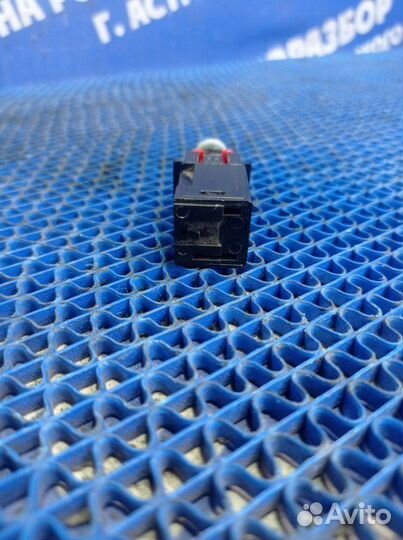 Датчик педали тормоза Opel Astra Gtc купе Z18XER