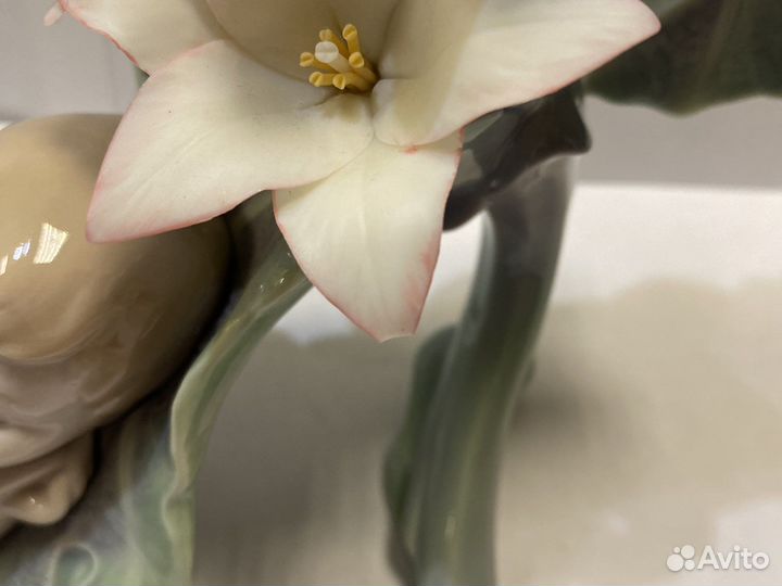 Lladro мальчик эльф на капустном листе