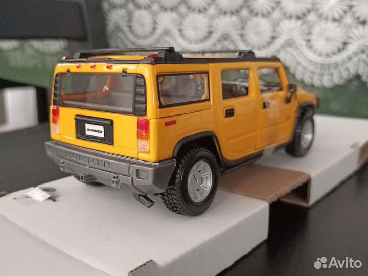 Моделька Hummer H2 Maisto