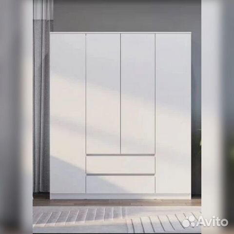 4-дверный шкаф в белом цвете