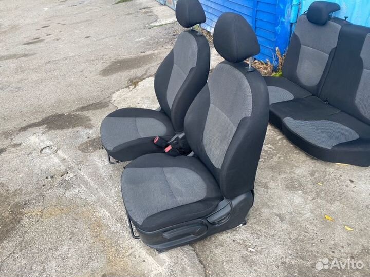 Комплект сидений Hyundai Solaris седан G4FC 2011