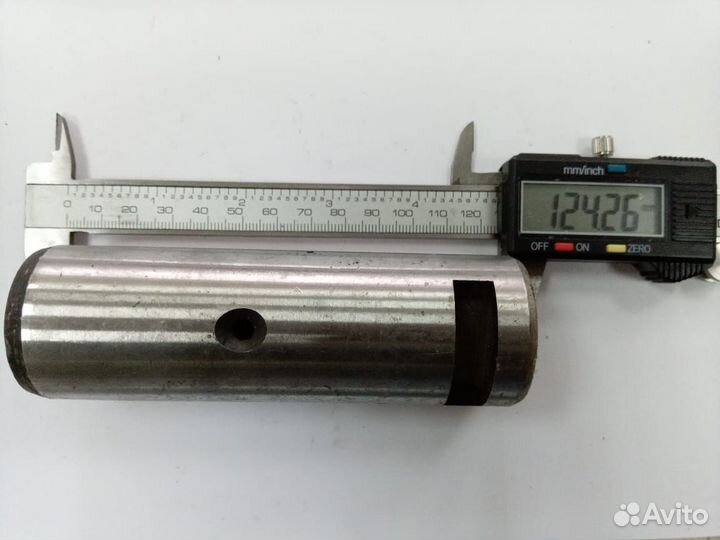 Палец передней полурамы - рулевой гидроцилиндр 40*