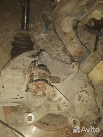 Передний левый кулак BMW 3 E46 бмв 3 Е46