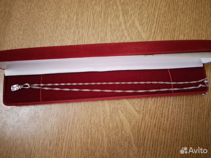 Серебряная цепь с подвеской