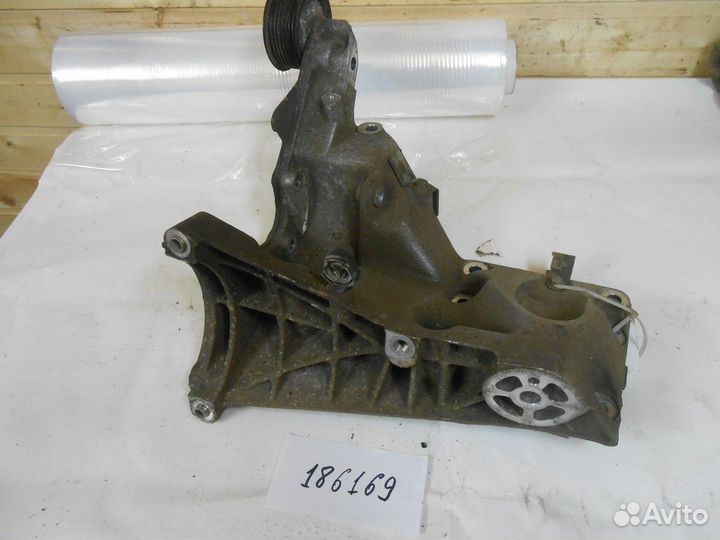 Кронштейн двигателя (Porsche Cayenne)