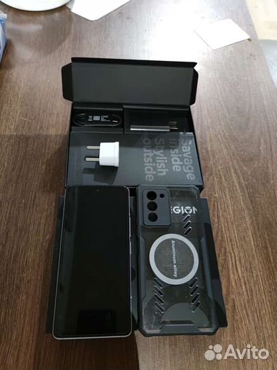 Lenovo legion y70