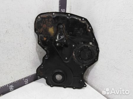 Крышка двигателя передняя