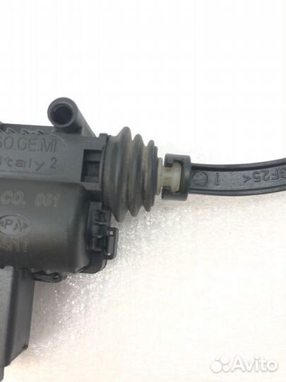 Актуатор лючка бензобака Jaguar F-Pace X761