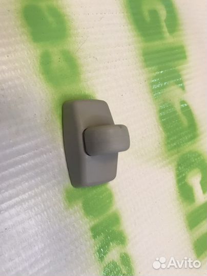 Крючок солнцезащитного козырька volkswagen golf 4