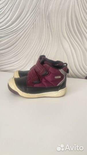 Ботинки демисезонные для девочки 23 размер