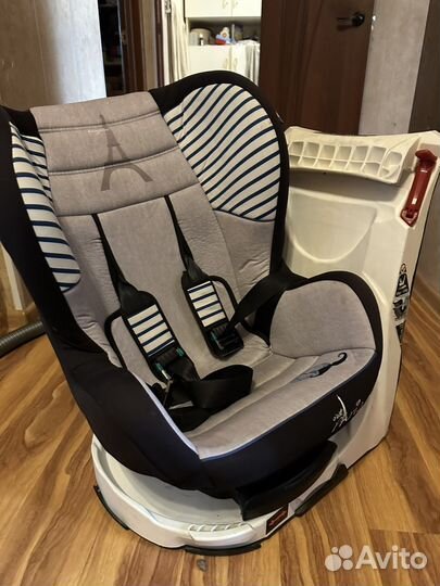 Автокресло Nania Revo Bonjour