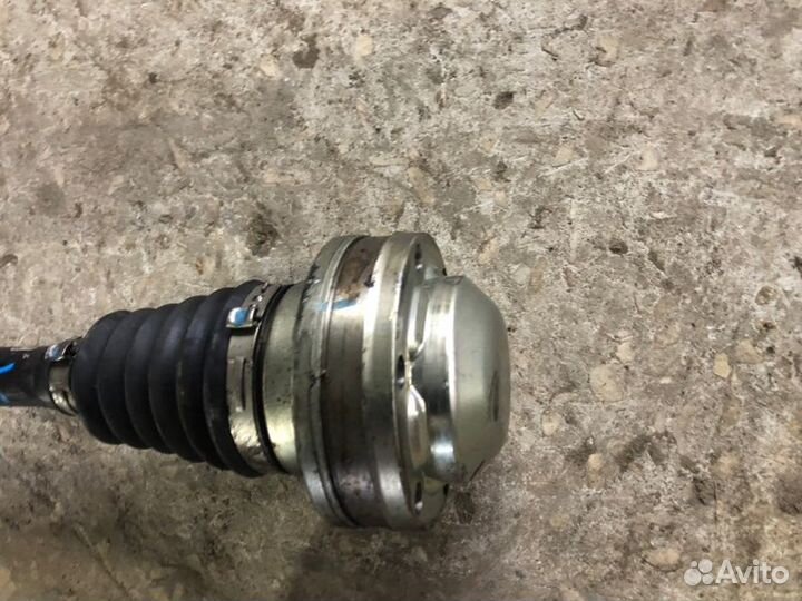 Привод передний левый Volkswagen Jetta 1K2