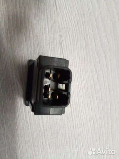 Кнопка управления зеркалами Toyota Avensis 1.6