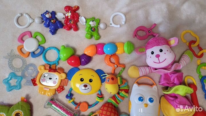 Игрушки для малыша пакетом
