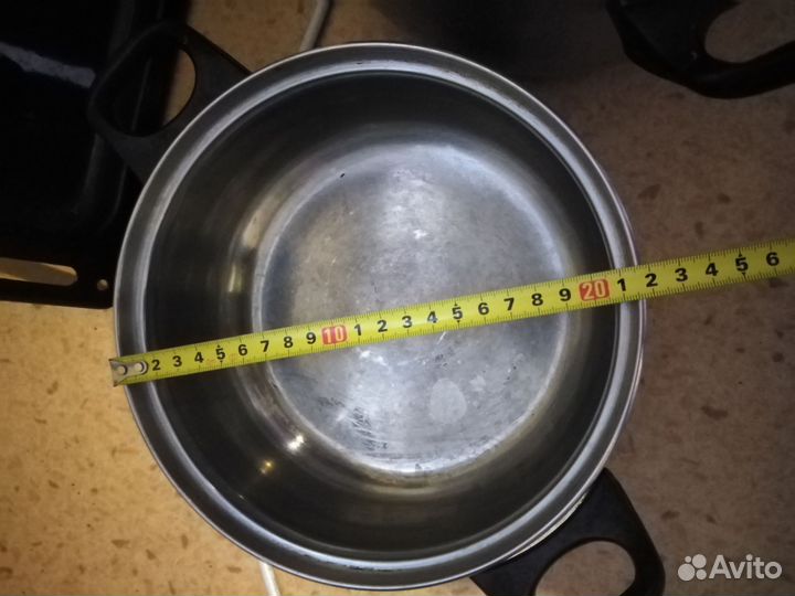 Кастрюли, противень, сковорода