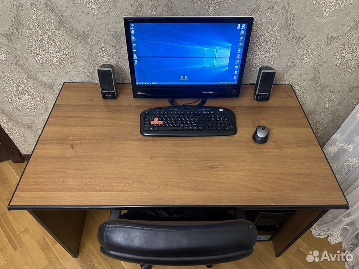 Офисный стол