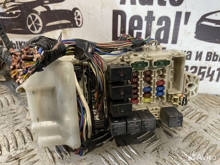 Блок предохранителей салонный lancer 9