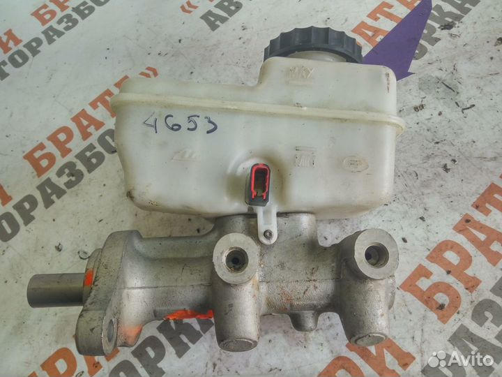 Ниссан Навара Главный тормозной цилиндр с бачком