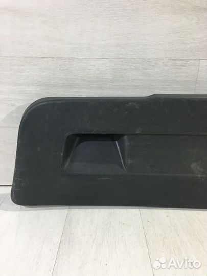 Обивка крышки багажника volkswagen polo 5 1.6 мт с