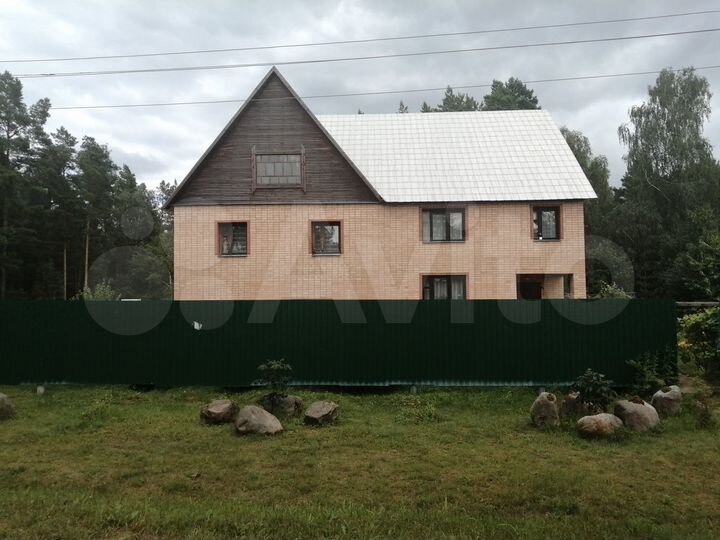 Дом 382 м² на участке 54 сот.