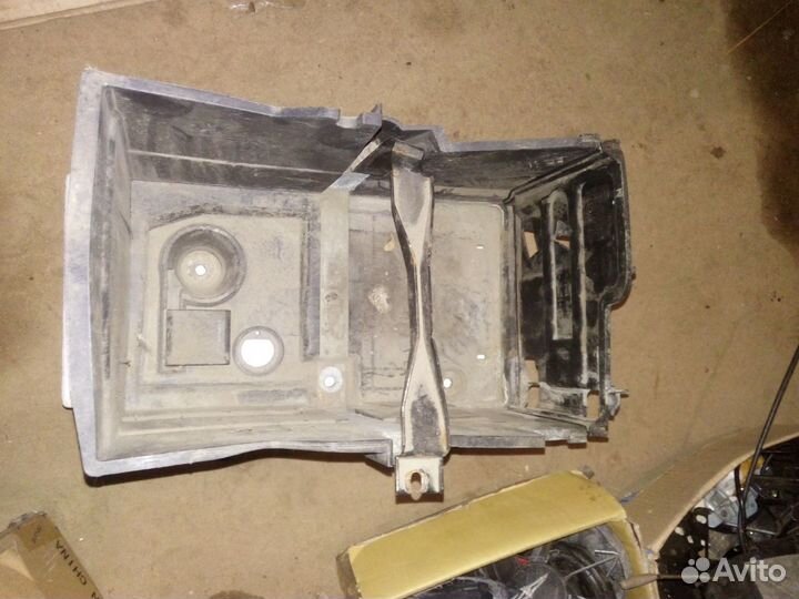 Корпус аккумулятора Форд фокус 2