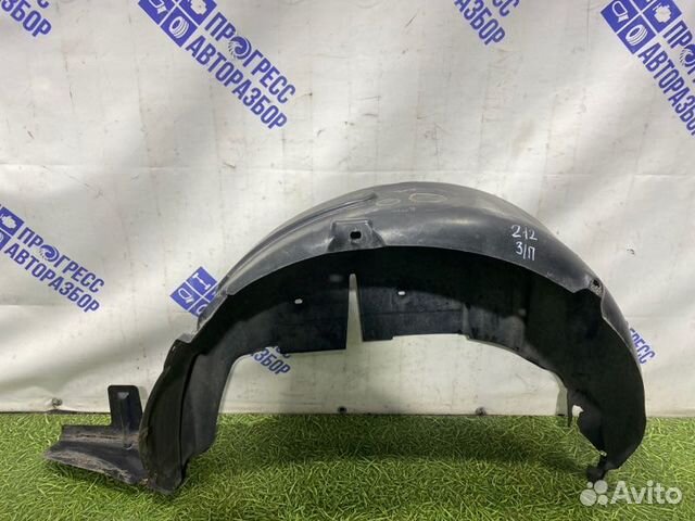 Подкрылок задний правый Renault Fluence седан 1.6