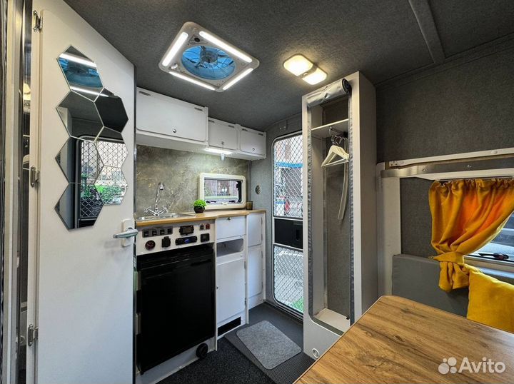 Прицеп кемпер. Дом на колесах в полный рост