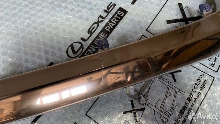 Молдинг решетки радиатора Lexus Rx4 2019