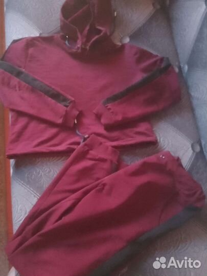 Спортивный костюм женский