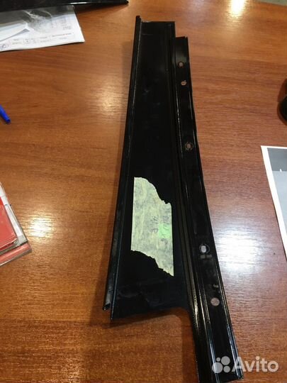 Накладка задней правой двери бмв е71